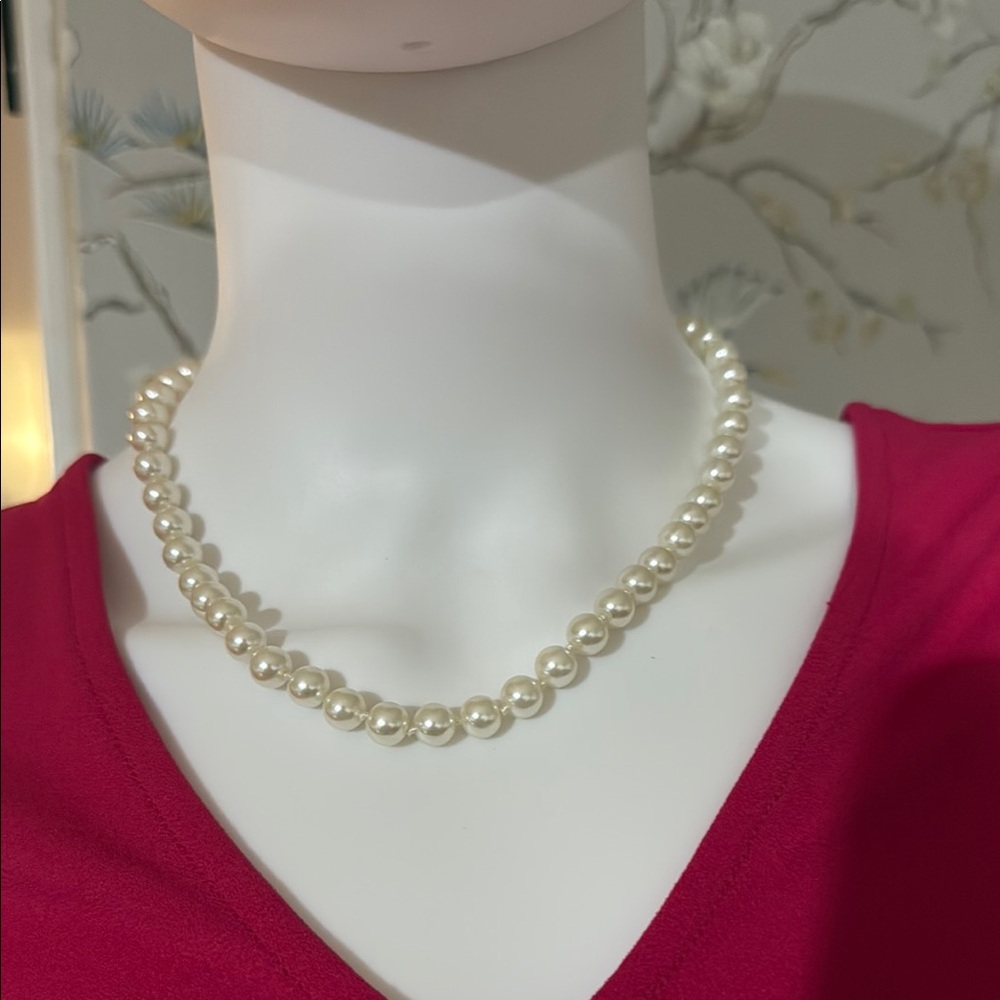 Unique Vintage Ivory Pearl Necklace